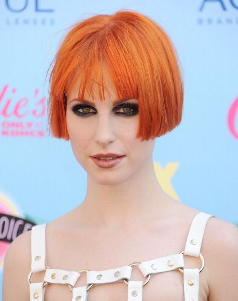 How tall is Hayley Williams?